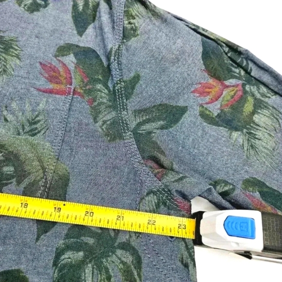 Tommy Bahama Men's Large Chambray Floral Button-down Long-sleeved Shirt - Picture 7 of 10